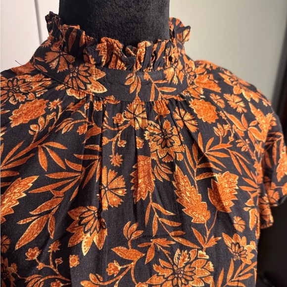 Elan NWT floral print mock neck flutter sleeve black and orange top - Picture 5 of 9